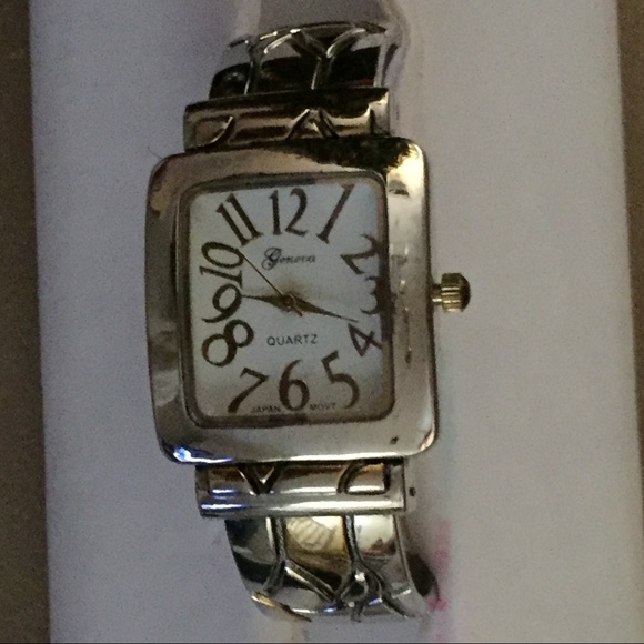 GENEVA LADIES CUFF BANGLE BRACELET WATCH - Picture 1 of 3